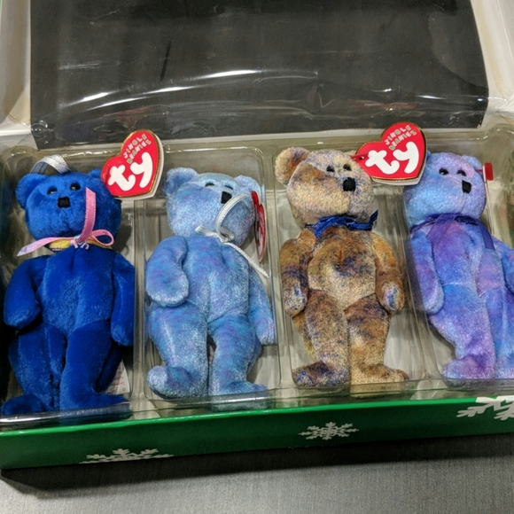 The Jingle Beanies Collection - Picture 2 of 4